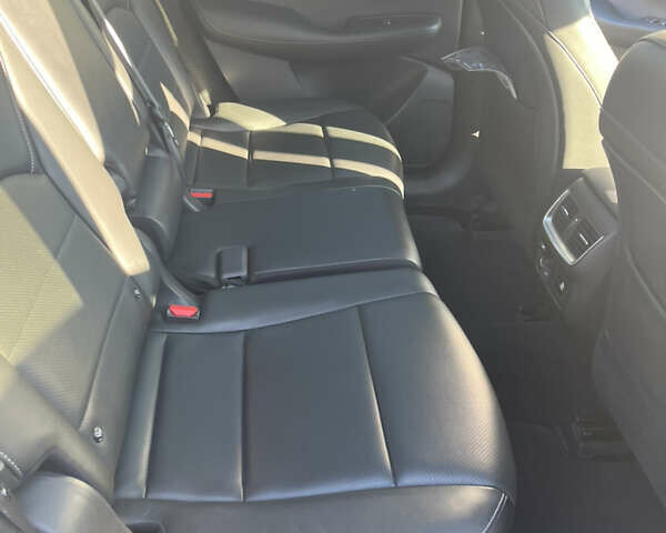 Серый Инфинити QX50, объемом двигателя 2 л и пробегом 48 тыс. км за 21300 $, фото 4 на Automoto.ua