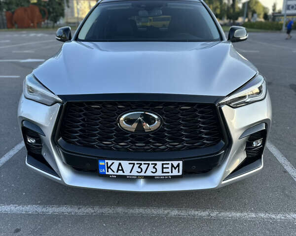Серый Инфинити QX50, объемом двигателя 2 л и пробегом 86 тыс. км за 27000 $, фото 2 на Automoto.ua