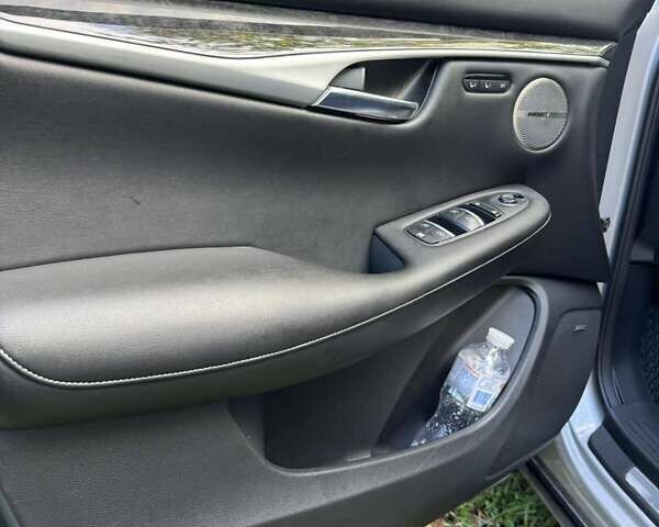 Серый Инфинити QX50, объемом двигателя 2 л и пробегом 88 тыс. км за 18000 $, фото 5 на Automoto.ua