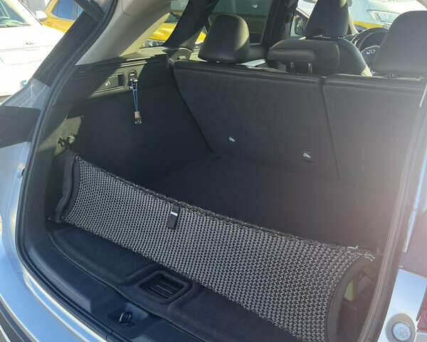 Серый Инфинити QX50, объемом двигателя 2 л и пробегом 48 тыс. км за 21300 $, фото 3 на Automoto.ua