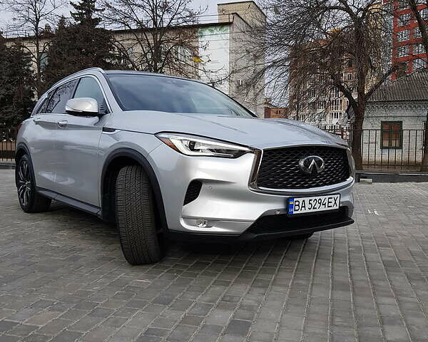 Серый Инфинити QX50, объемом двигателя 2 л и пробегом 35 тыс. км за 29900 $, фото 2 на Automoto.ua