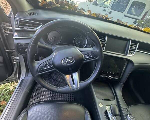 Серый Инфинити QX50, объемом двигателя 2 л и пробегом 88 тыс. км за 18000 $, фото 9 на Automoto.ua