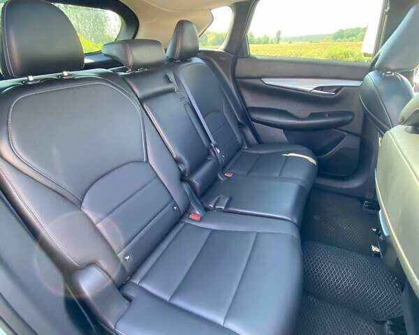 Серый Инфинити QX50, объемом двигателя 2 л и пробегом 80 тыс. км за 22500 $, фото 12 на Automoto.ua