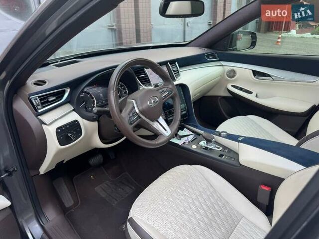 Серый Инфинити QX50, объемом двигателя 2 л и пробегом 113 тыс. км за 26000 $, фото 14 на Automoto.ua