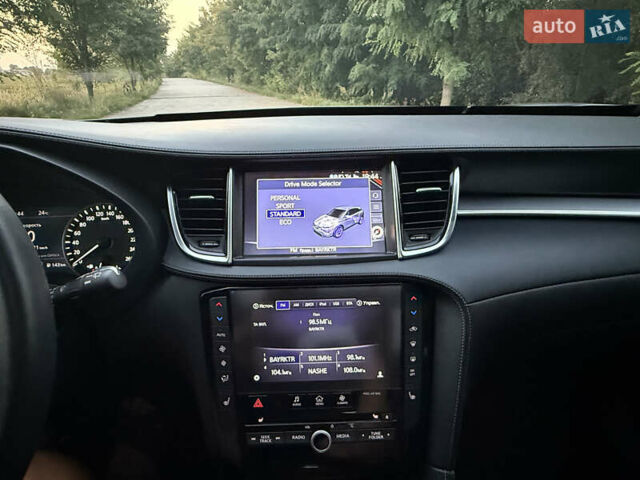 Сірий Інфініті QX50, об'ємом двигуна 2 л та пробігом 51 тис. км за 35999 $, фото 89 на Automoto.ua