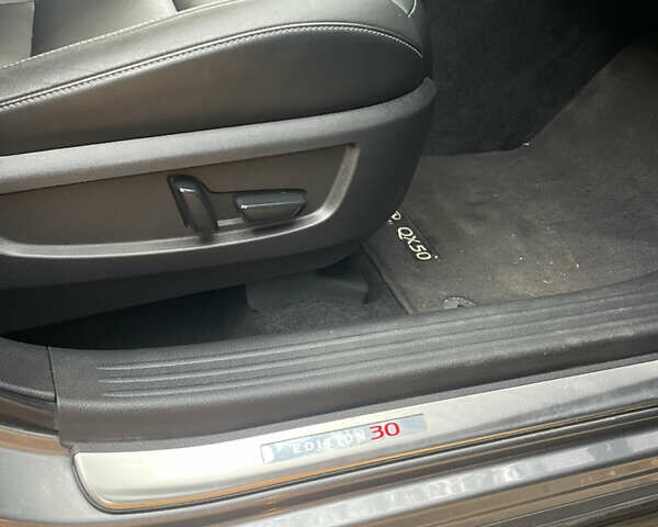 Сірий Інфініті QX50, об'ємом двигуна 2 л та пробігом 153 тис. км за 21000 $, фото 12 на Automoto.ua