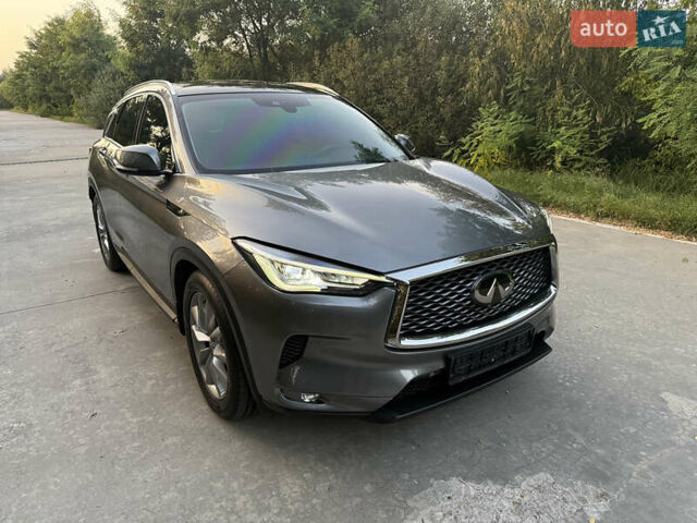 Сірий Інфініті QX50, об'ємом двигуна 2 л та пробігом 51 тис. км за 35999 $, фото 16 на Automoto.ua