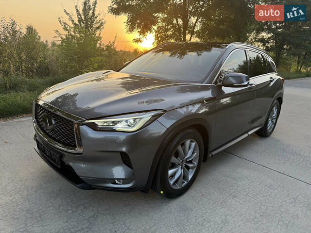 Сірий Інфініті QX50, об'ємом двигуна 2 л та пробігом 51 тис. км за 35999 $, фото 22 на Automoto.ua