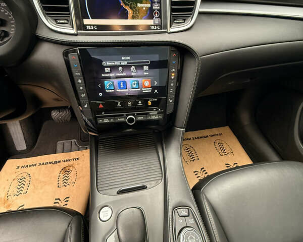 Серый Инфинити QX50, объемом двигателя 2 л и пробегом 154 тыс. км за 19300 $, фото 36 на Automoto.ua