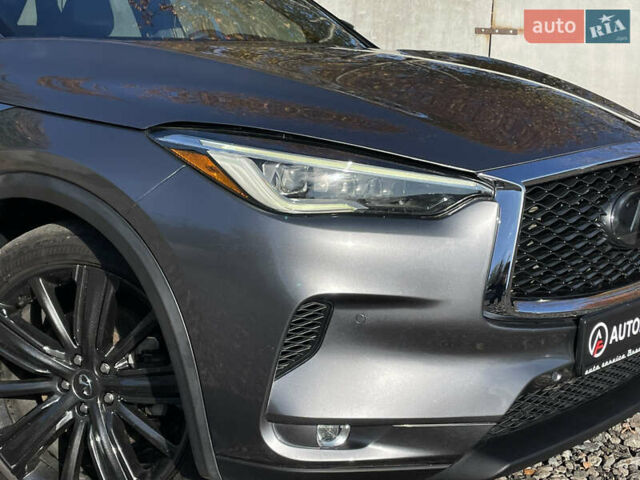Серый Инфинити QX50, объемом двигателя 2 л и пробегом 110 тыс. км за 21990 $, фото 2 на Automoto.ua