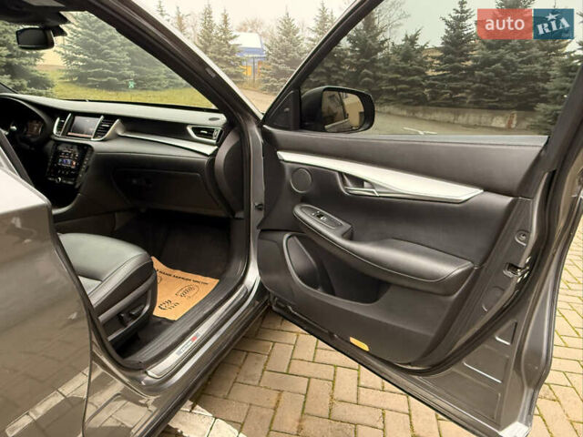 Серый Инфинити QX50, объемом двигателя 2 л и пробегом 154 тыс. км за 19300 $, фото 24 на Automoto.ua