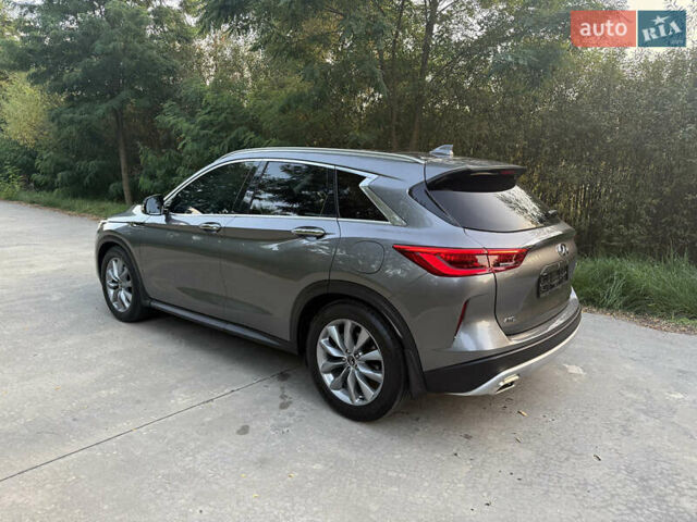 Сірий Інфініті QX50, об'ємом двигуна 2 л та пробігом 51 тис. км за 35999 $, фото 23 на Automoto.ua