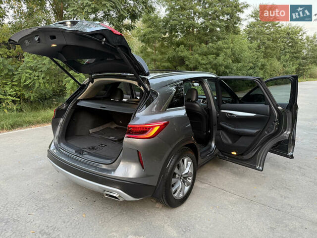 Сірий Інфініті QX50, об'ємом двигуна 2 л та пробігом 51 тис. км за 35999 $, фото 48 на Automoto.ua