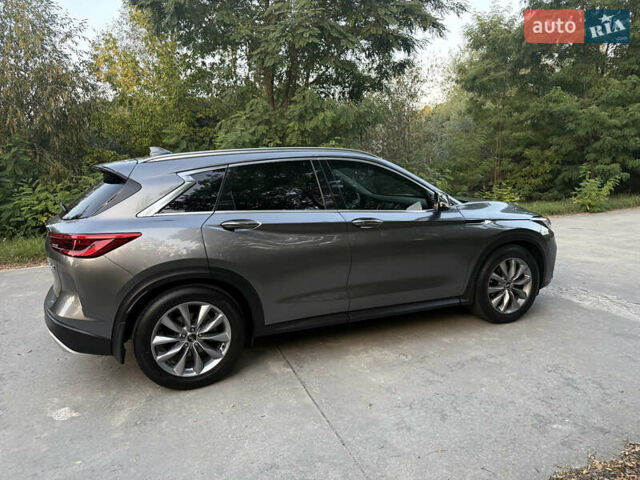 Сірий Інфініті QX50, об'ємом двигуна 2 л та пробігом 51 тис. км за 35999 $, фото 1 на Automoto.ua