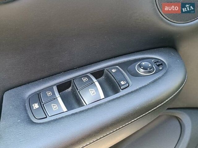 Серый Инфинити QX50, объемом двигателя 2 л и пробегом 122 тыс. км за 19500 $, фото 26 на Automoto.ua