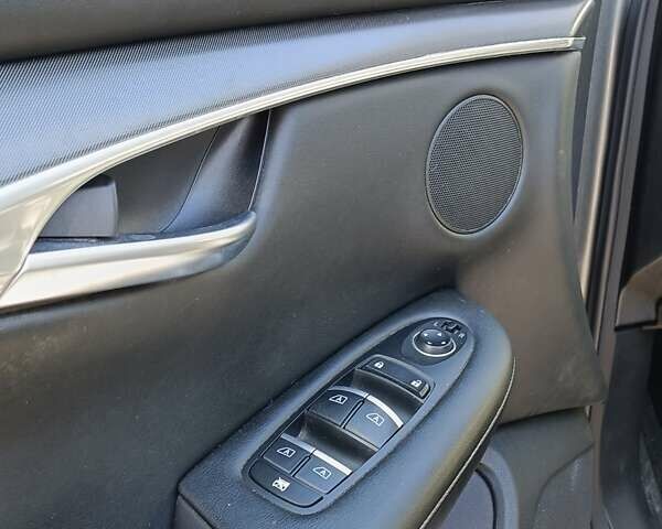 Серый Инфинити QX50, объемом двигателя 2 л и пробегом 122 тыс. км за 19500 $, фото 23 на Automoto.ua