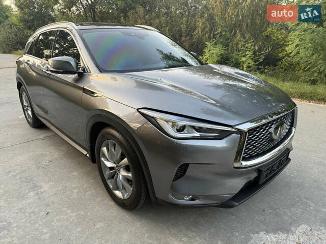 Сірий Інфініті QX50, об'ємом двигуна 2 л та пробігом 51 тис. км за 35999 $, фото 7 на Automoto.ua