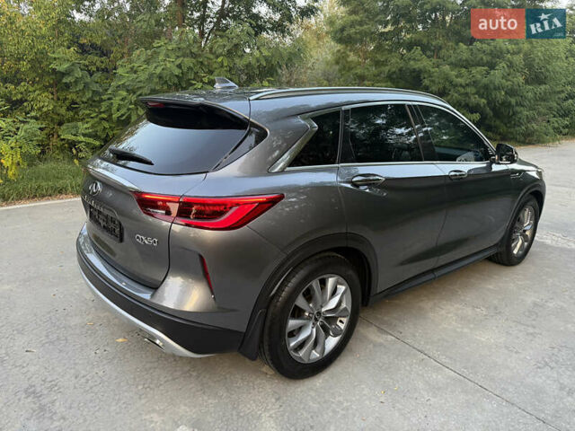 Сірий Інфініті QX50, об'ємом двигуна 2 л та пробігом 51 тис. км за 35999 $, фото 18 на Automoto.ua
