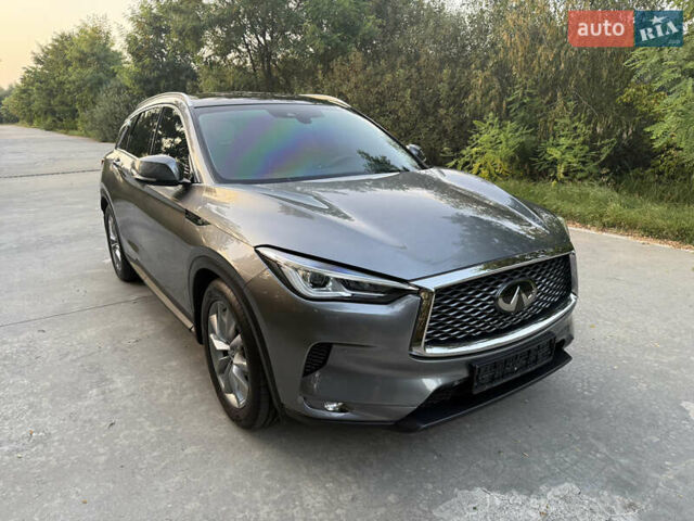 Сірий Інфініті QX50, об'ємом двигуна 2 л та пробігом 51 тис. км за 35999 $, фото 3 на Automoto.ua