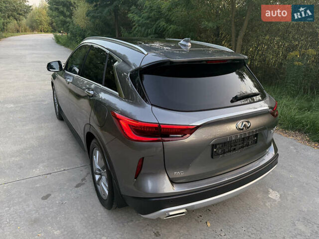 Сірий Інфініті QX50, об'ємом двигуна 2 л та пробігом 51 тис. км за 35999 $, фото 17 на Automoto.ua