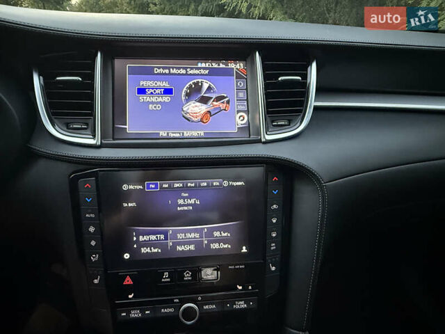 Сірий Інфініті QX50, об'ємом двигуна 2 л та пробігом 51 тис. км за 35999 $, фото 86 на Automoto.ua