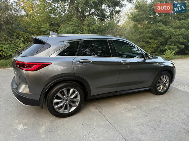 Сірий Інфініті QX50, об'ємом двигуна 2 л та пробігом 51 тис. км за 35999 $, фото 19 на Automoto.ua