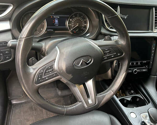 Сірий Інфініті QX50, об'ємом двигуна 2 л та пробігом 60 тис. км за 24000 $, фото 5 на Automoto.ua