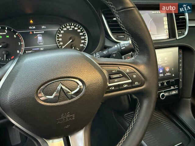 Сірий Інфініті QX50, об'ємом двигуна 2 л та пробігом 51 тис. км за 35999 $, фото 73 на Automoto.ua