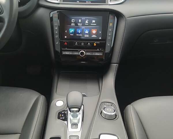 Сірий Інфініті QX50, об'ємом двигуна 2 л та пробігом 51 тис. км за 29000 $, фото 10 на Automoto.ua