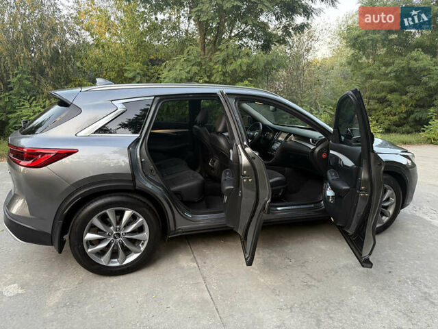 Сірий Інфініті QX50, об'ємом двигуна 2 л та пробігом 51 тис. км за 35999 $, фото 58 на Automoto.ua
