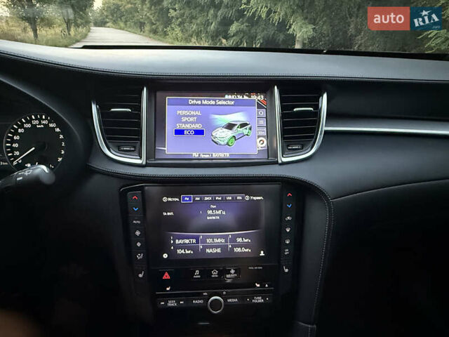 Сірий Інфініті QX50, об'ємом двигуна 2 л та пробігом 51 тис. км за 35999 $, фото 88 на Automoto.ua