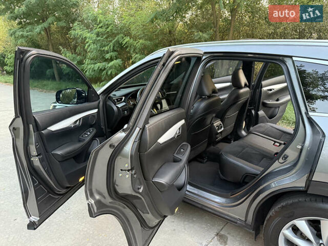 Сірий Інфініті QX50, об'ємом двигуна 2 л та пробігом 51 тис. км за 35999 $, фото 68 на Automoto.ua