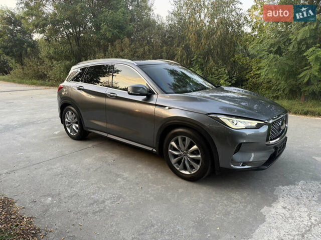 Сірий Інфініті QX50, об'ємом двигуна 2 л та пробігом 51 тис. км за 35999 $, фото 14 на Automoto.ua