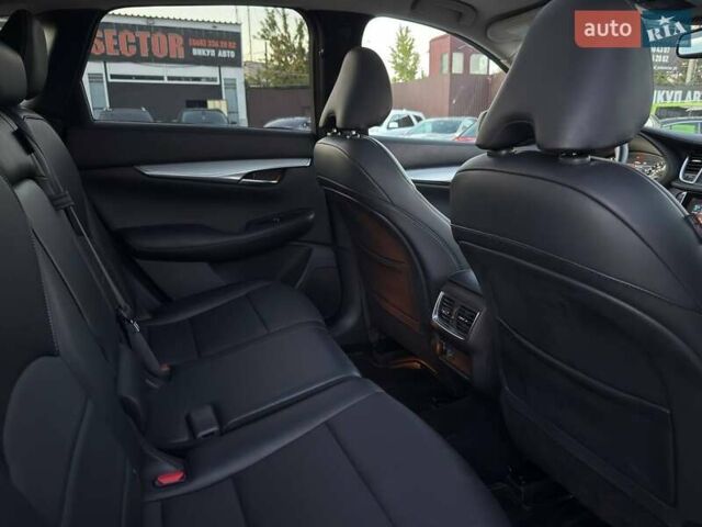 Сірий Інфініті QX50, об'ємом двигуна 2 л та пробігом 43 тис. км за 28500 $, фото 17 на Automoto.ua