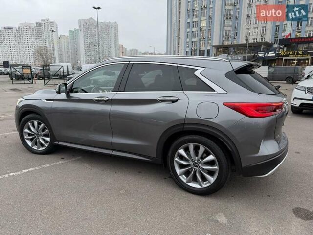 Серый Инфинити QX50, объемом двигателя 2 л и пробегом 57 тыс. км за 28900 $, фото 4 на Automoto.ua