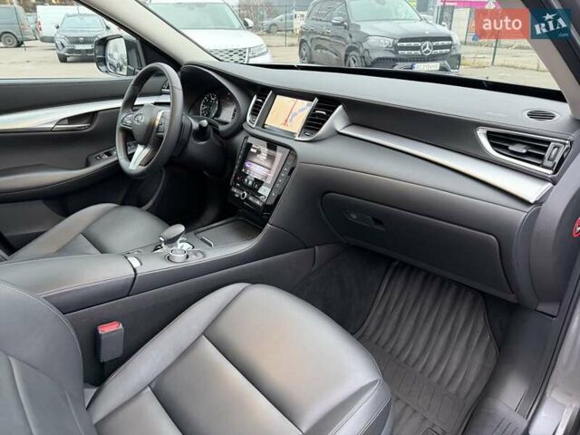 Серый Инфинити QX50, объемом двигателя 2 л и пробегом 57 тыс. км за 28900 $, фото 44 на Automoto.ua