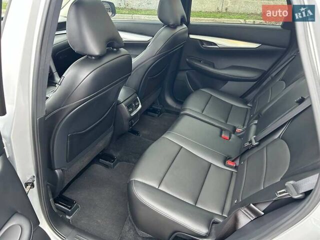 Сірий Інфініті QX50, об'ємом двигуна 2 л та пробігом 43 тис. км за 24000 $, фото 14 на Automoto.ua