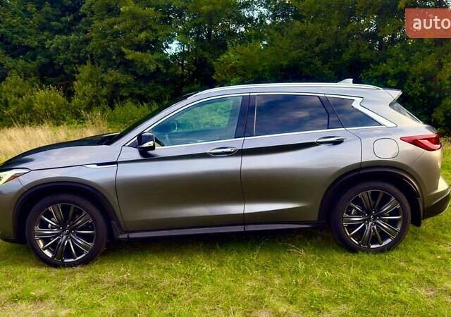 Серый Инфинити QX50, объемом двигателя 2 л и пробегом 45 тыс. км за 29000 $, фото 3 на Automoto.ua