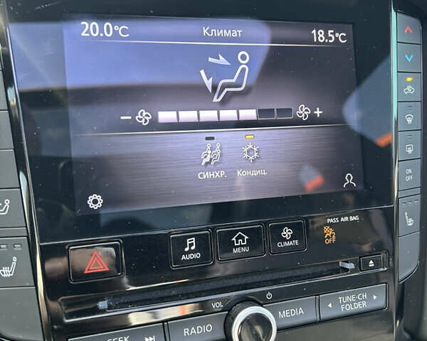 Сірий Інфініті QX50, об'ємом двигуна 2 л та пробігом 80 тис. км за 25400 $, фото 18 на Automoto.ua