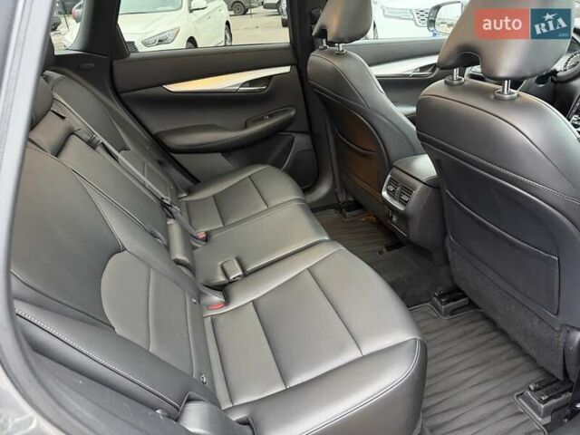 Серый Инфинити QX50, объемом двигателя 2 л и пробегом 57 тыс. км за 28900 $, фото 49 на Automoto.ua