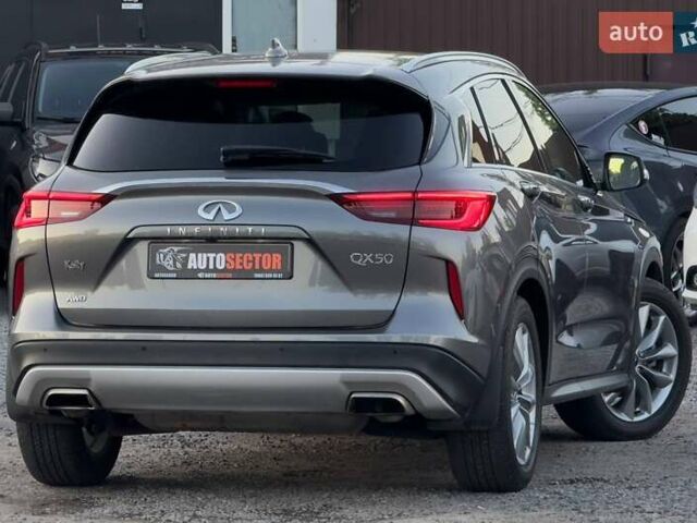 Сірий Інфініті QX50, об'ємом двигуна 2 л та пробігом 43 тис. км за 28500 $, фото 9 на Automoto.ua