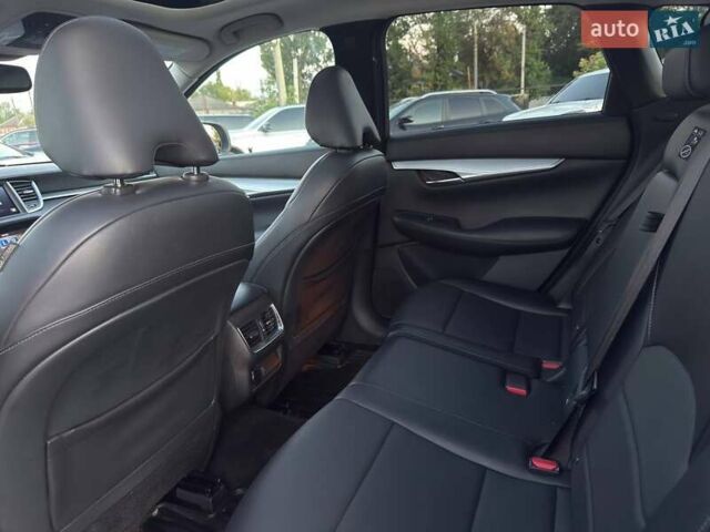 Сірий Інфініті QX50, об'ємом двигуна 2 л та пробігом 43 тис. км за 28500 $, фото 14 на Automoto.ua
