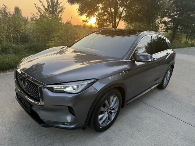 Сірий Інфініті QX50, об'ємом двигуна 2 л та пробігом 52 тис. км за 34700 $, фото 1 на Automoto.ua