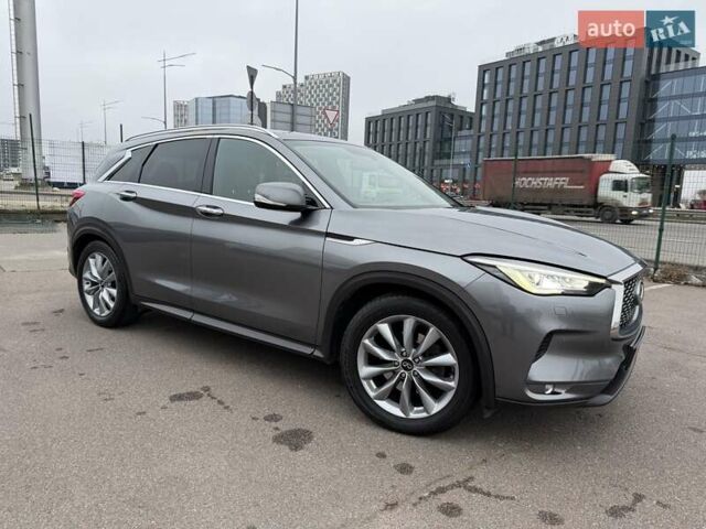 Серый Инфинити QX50, объемом двигателя 2 л и пробегом 57 тыс. км за 28900 $, фото 1 на Automoto.ua