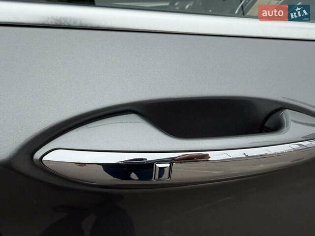 Серый Инфинити QX50, объемом двигателя 2 л и пробегом 57 тыс. км за 28900 $, фото 42 на Automoto.ua