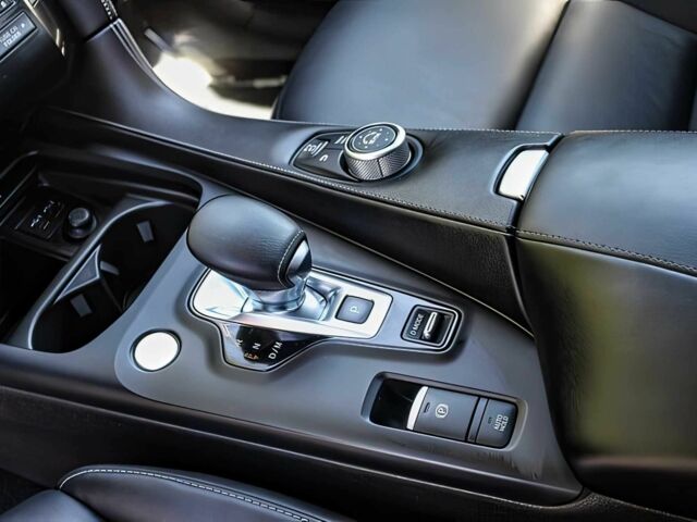 Сірий Інфініті QX50, об'ємом двигуна 2 л та пробігом 48 тис. км за 15800 $, фото 12 на Automoto.ua