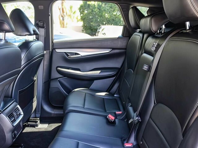 Сірий Інфініті QX50, об'ємом двигуна 2 л та пробігом 48 тис. км за 15800 $, фото 15 на Automoto.ua