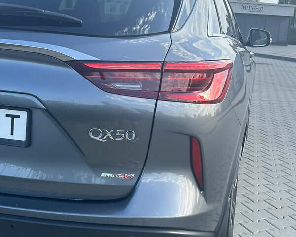 Сірий Інфініті QX50, об'ємом двигуна 2 л та пробігом 80 тис. км за 25400 $, фото 7 на Automoto.ua