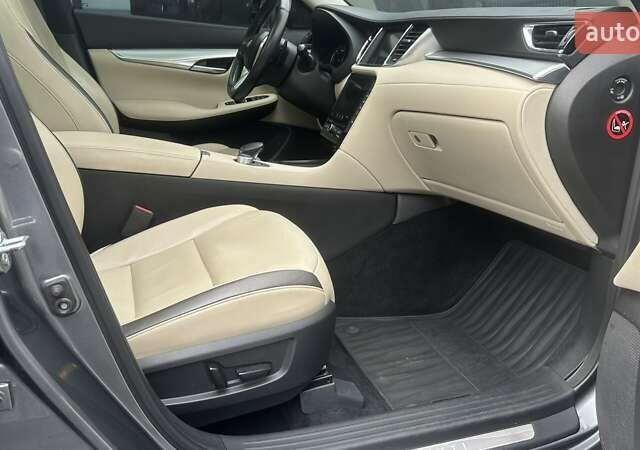 Серый Инфинити QX50, объемом двигателя 2 л и пробегом 117 тыс. км за 31000 $, фото 5 на Automoto.ua