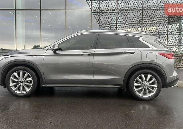 Серый Инфинити QX50, объемом двигателя 2 л и пробегом 117 тыс. км за 31000 $, фото 2 на Automoto.ua